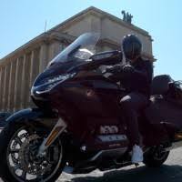 photo réservez votre taxi moto à paris